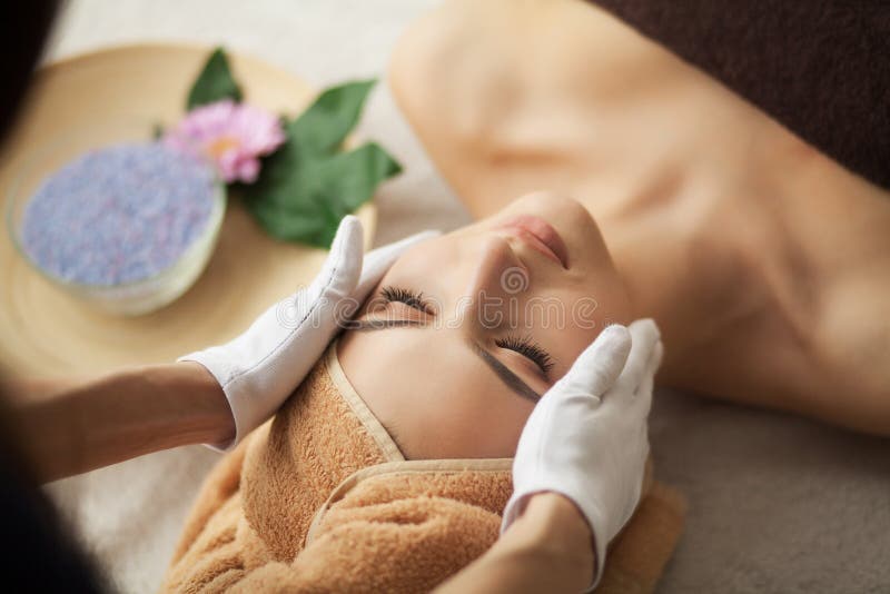 Masseur Doing Massage The Head Of An Woman In Spa Salon Stock Image Image Of Closed Head