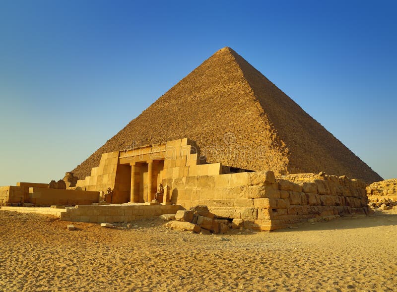 Mastaba i Wielki ostrosłup w Egipt fotografia stock Mastaba i Wielki ostrosłup w Egipt fotografia stock