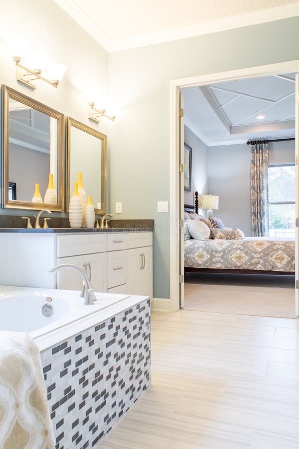 Modern Master Bathroom royalty free stock photography