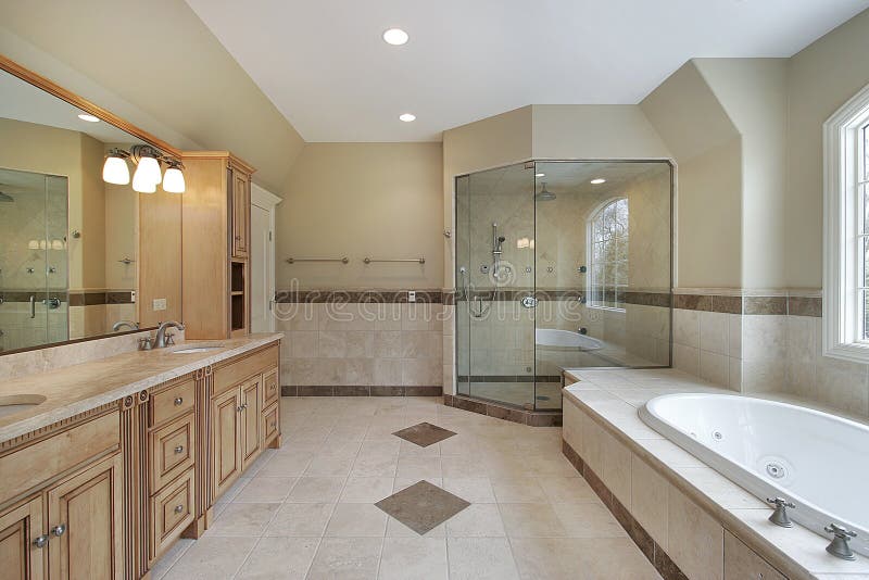 137 Master Bath Large Glass Shower Stock Photos Free & RoyaltyFree