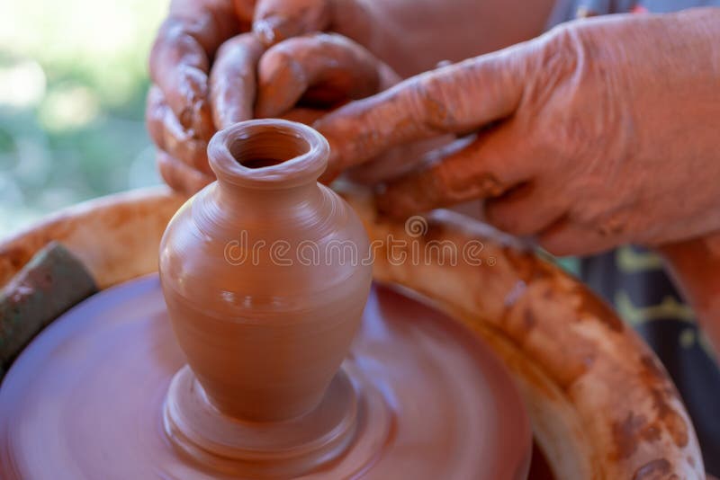 Potter's wheel ancient hi-res stock photography and images - Alamy