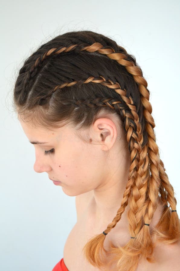 Mastery of weaving from hair with long length of hair royalty free stock photography Mastery of weaving from hair with long length of hair royalty free stock photography