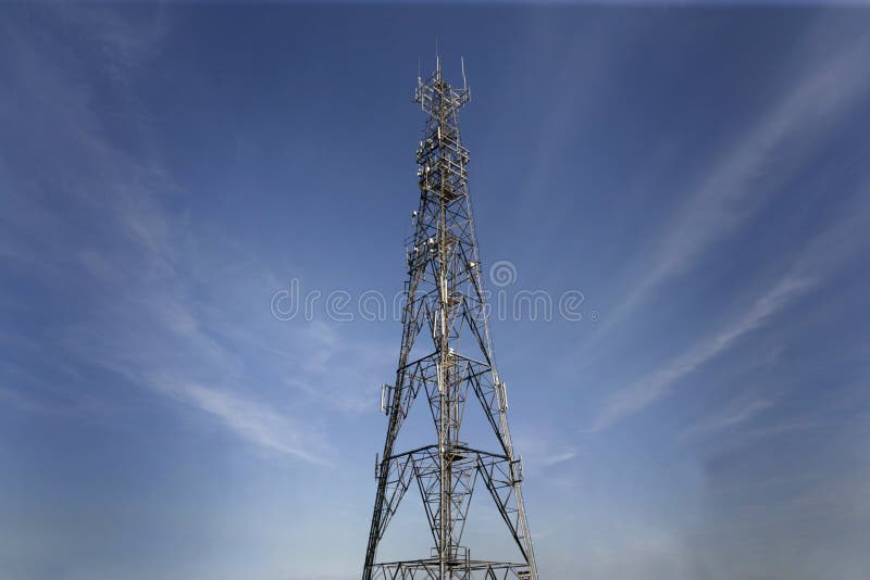 Mastro de Telecomunications imagens de stock royalty free Mastro de Telecomunications imagens de stock royalty free