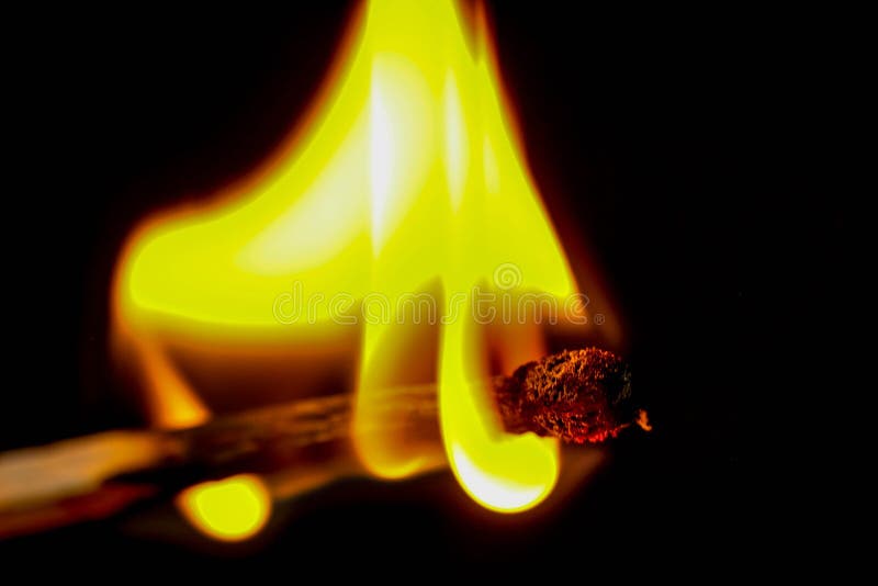 Match en flammes brûlant vers le bas photographie stock Match en flammes brûlant vers le bas photographie stock