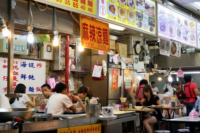 Matdomstol på den Shilin nattmarknaden i Taipei, Taiwan