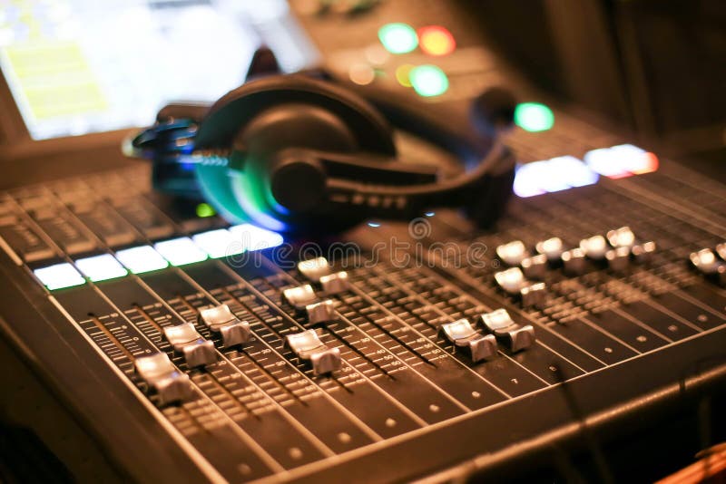 Materiaal voor correcte mixercontrole in de post van studiotv, Audio en Videoproductieswitcher van Televisie-uitzending
