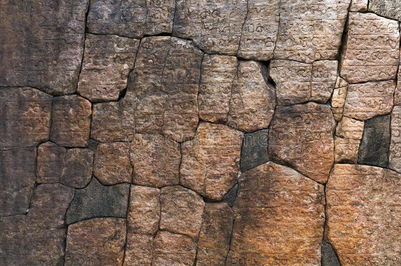 materiale da costruzione del blocchetto della pietra di struttura del fondo della parete in constru immagine stock libera da diritti materiale da costruzione del blocchetto della pietra di struttura del fondo della parete in constru immagine stock libera da diritti