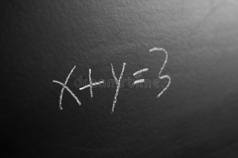 Maths formuły na blackboard tle obrazy royalty free