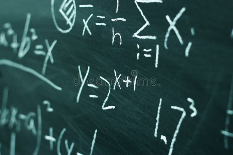 Maths formuły na chalkboard tle obraz royalty free