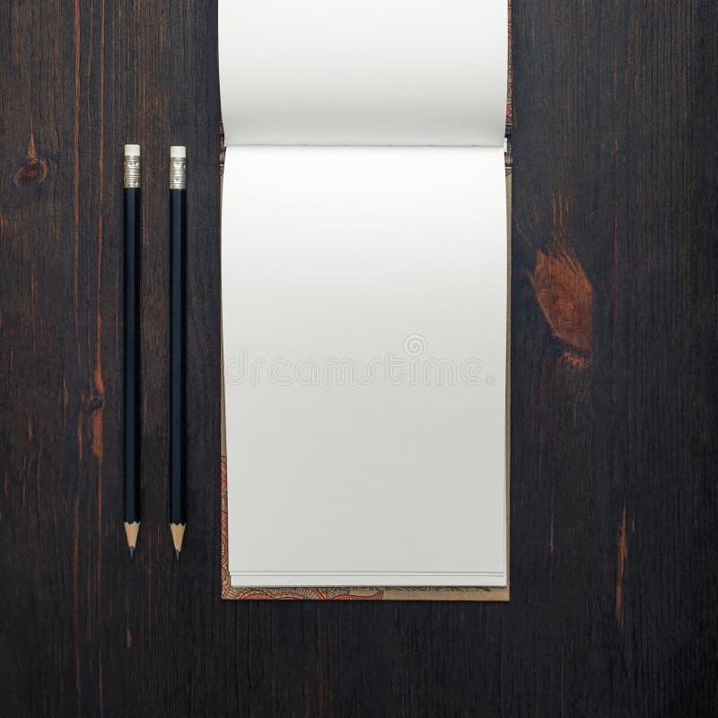 Matite per notebook vuote fotografia stock libera da diritti