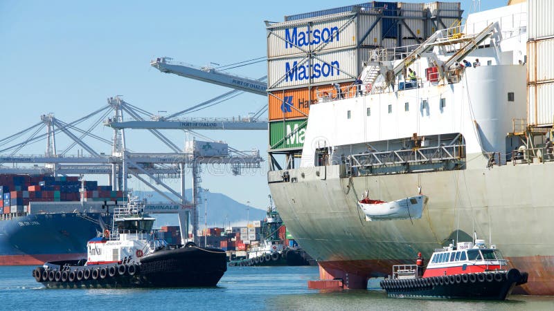 Matson Cargo Ship KAUAI entering the Port of Oakland