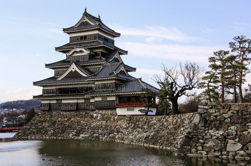 MATSUMOTO, JAPAN 26 MAART, 2019: Het Kasteel Matsumoto-PB van Matsumoto in de Stad van Matsumoto, Japan stock fotografie MATSUMOTO, JAPAN 26 MAART, 2019: Het Kasteel Matsumoto-PB van Matsumoto in de Stad van Matsumoto, Japan stock fotografie