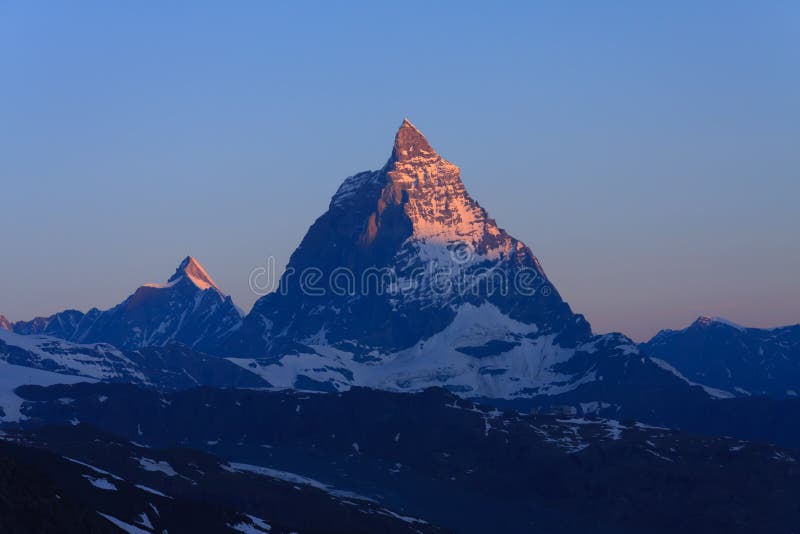 Matterhorn en el amanecer