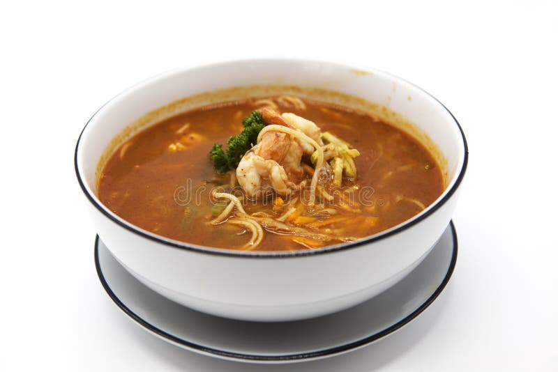 MatTom för smaklig ny kryddig thailändsk soppa gjorde till kung den thailändska sötpotatisen eller Tom yum royaltyfri fotografi MatTom för smaklig ny kryddig thailändsk soppa gjorde till kung den thailändska sötpotatisen eller Tom yum royaltyfri fotografi