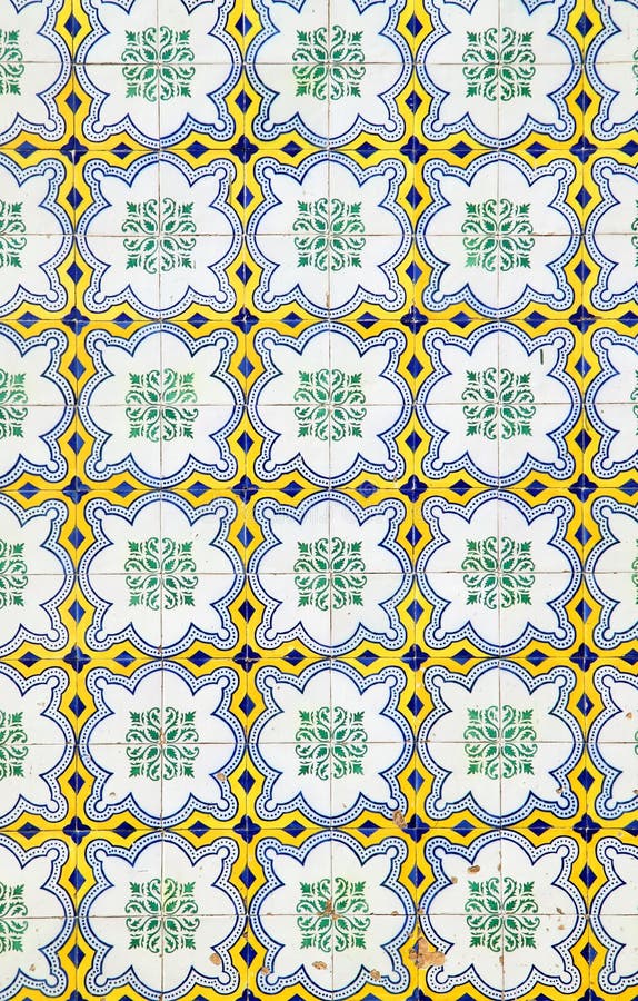 Mattonelle di ceramica portoghesi della parete di Azulejo immagine stock libera da diritti Mattonelle di ceramica portoghesi della parete di Azulejo immagine stock libera da diritti