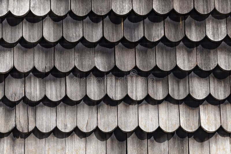 Mattonelle stagionate di legno ad una parete della casa di una casa tedesca storica fotografia stock Mattonelle stagionate di legno ad una parete della casa di una casa tedesca storica fotografia stock