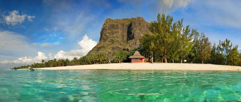 Mauritius Island, Le Morne Beach, recurso de férias luxuoso imagem de stock Mauritius Island, Le Morne Beach, recurso de férias luxuoso imagem de stock