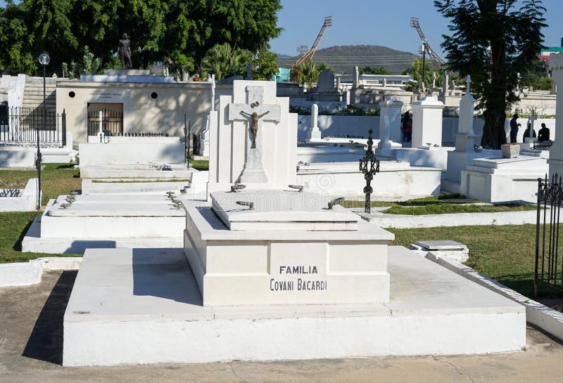 Mausoleum af-Familie Bacardi, Santiago de Cuba stockbild Mausoleum af-Familie Bacardi, Santiago de Cuba stockbild