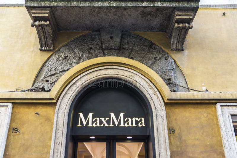Trillen Augment lied Max Mara Shop in Rome, Italy Editorial Photography - Image of text,  boutique: 87434257