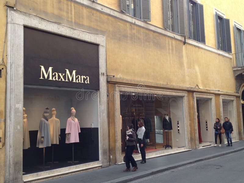 Vegen ZuidAmerika Roos MaxMara store in Roma editorial photography. Image of italian - 142632492