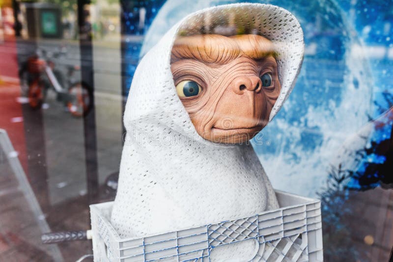 THE ALIEN, E.T. THE EXTRA-TERRESTRIAL, 1982 Stock Photo - Alamy