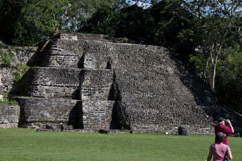 Mayan ruïnes in Xunatunich, Belize royalty-vrije stock foto Mayan ruïnes in Xunatunich, Belize royalty-vrije stock foto