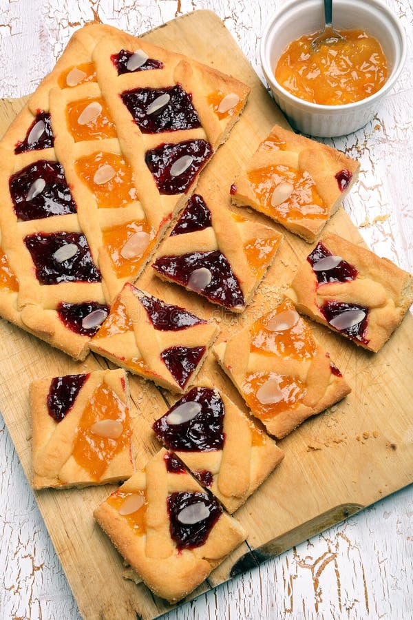 Mazurek, Trditional Polnischer Ostern-Kuchen Stockfoto - Bild von ...