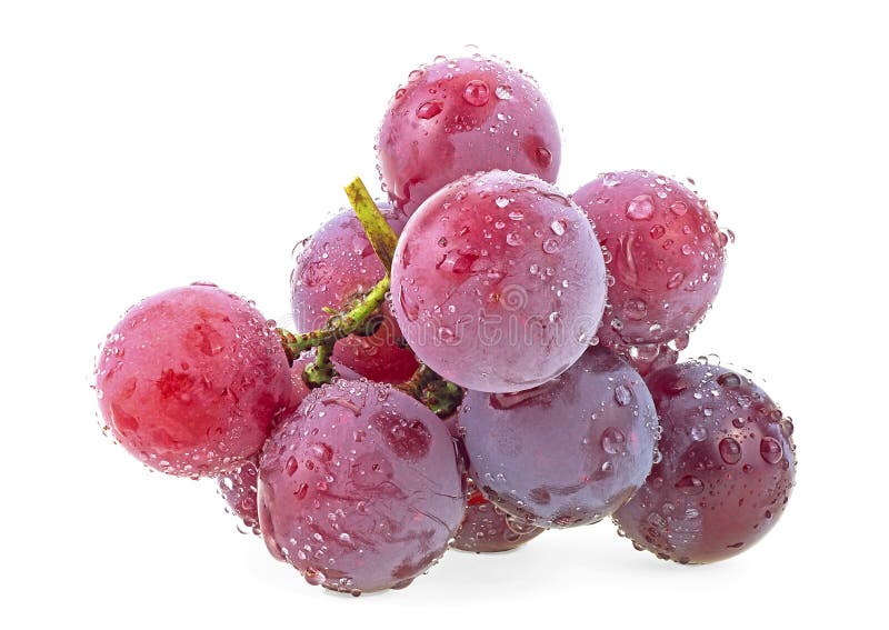 Mazzetta di uve fresche di colore rosso isolate su fondo bianco. uva in gocce d'acqua fotografia stock