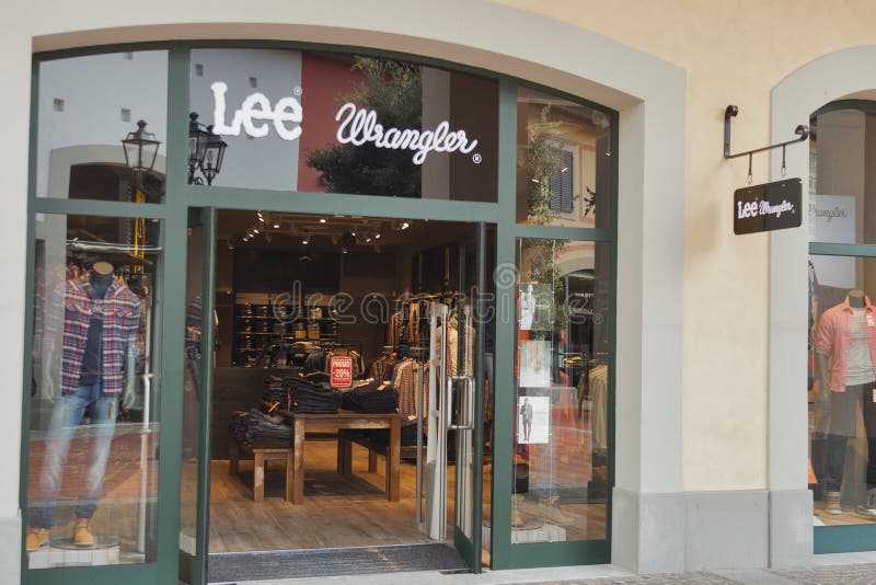 lee wrangler outlet near me