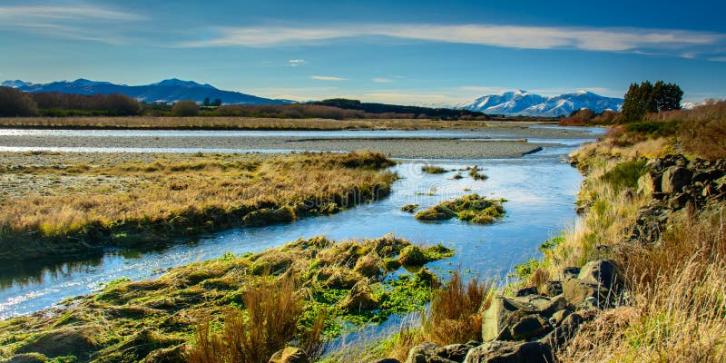 Meandering rzeka Przez Fjordland Nowa Zelandia obrazy royalty free