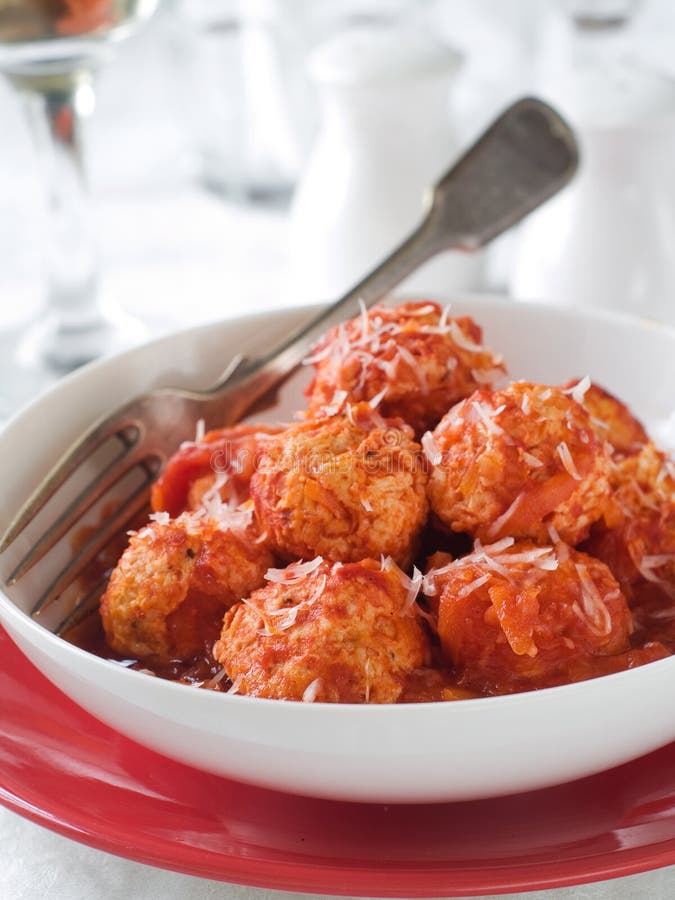 Meat balls in tomato sauce