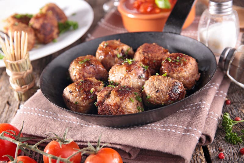 Meatball fritado imagem de stock Meatball fritado imagem de stock