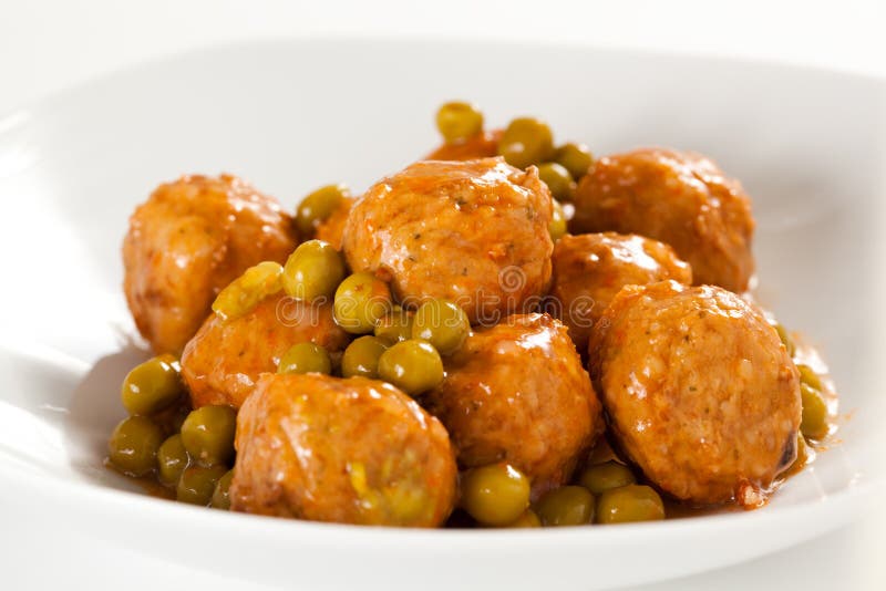 Meatballs with green peas