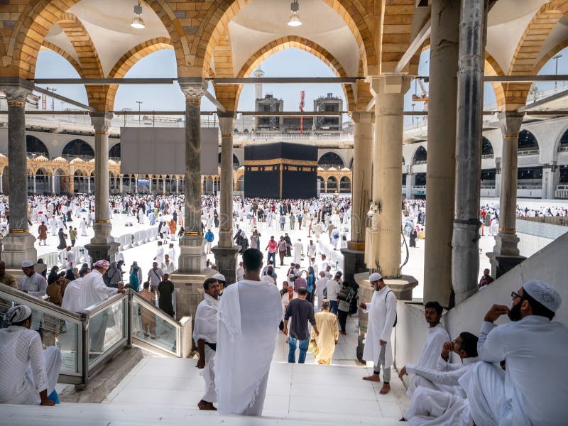 Luogo Di Pellegrinaggio Dei Fedeli Musulmani Musulmani E Colombe Di Pellegrinaggio Alla Mecca Di Makkah Kaaba Che
