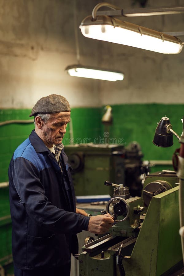 Mechanic Using Lathe for Work Stock Image Image of portrait, lathe
