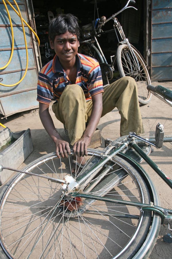 India Bike Repair Stock Photos - Free & Royalty-Free Stock Photos from  Dreamstime