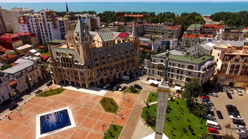 Medeamonument op het Vierkant van Europa in Batumi Georgië, toeristenbestemming, legende royalty-vrije stock afbeelding Medeamonument op het Vierkant van Europa in Batumi Georgië, toeristenbestemming, legende royalty-vrije stock afbeelding