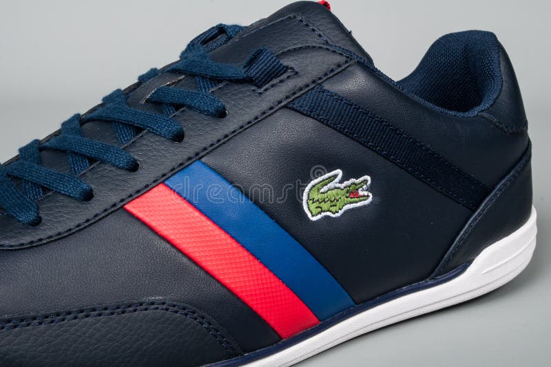 lacoste sports shoes