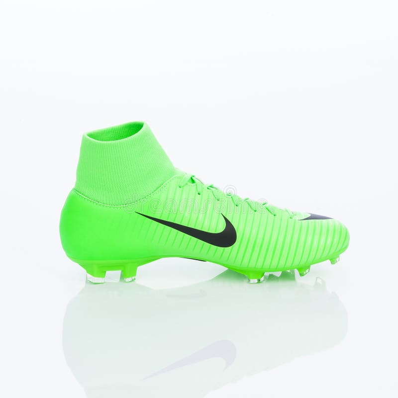 nike shoes 2019 football