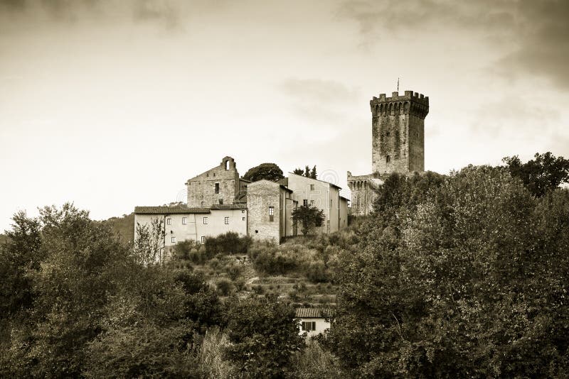 Medeltida citadell av Vicopisano Italien-Tuscany-Pisa royaltyfria bilder Medeltida citadell av Vicopisano Italien-Tuscany-Pisa royaltyfria bilder