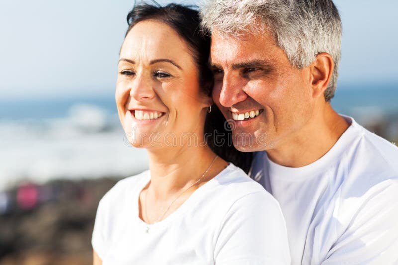 Mediados de esposa del marido de la edad imagenes de archivo Mediados de esposa del marido de la edad imagenes de archivo