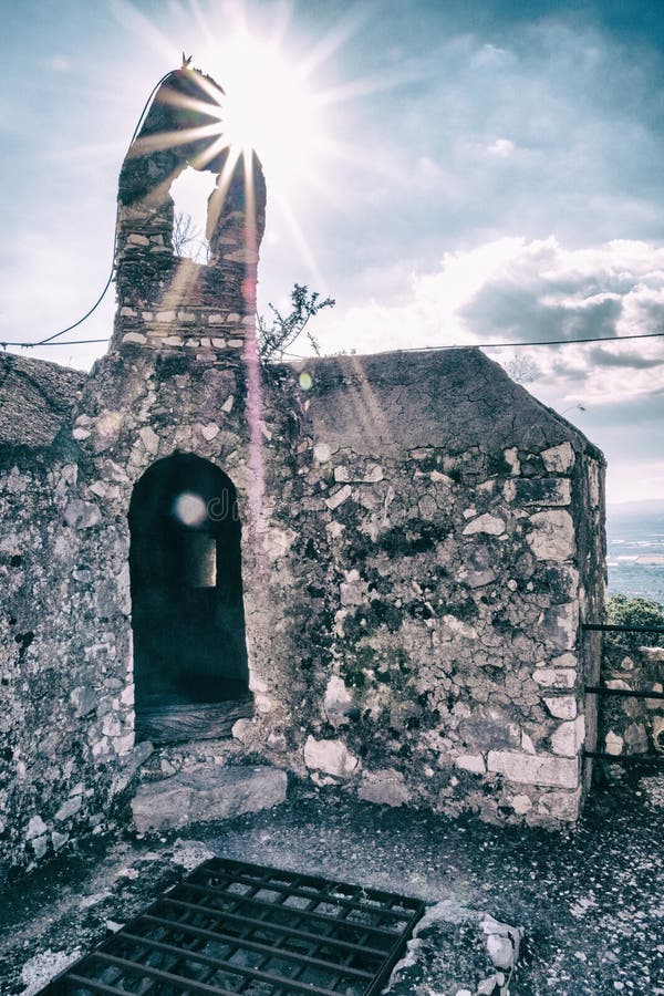 Get Books A castle in the clouds cabin Free