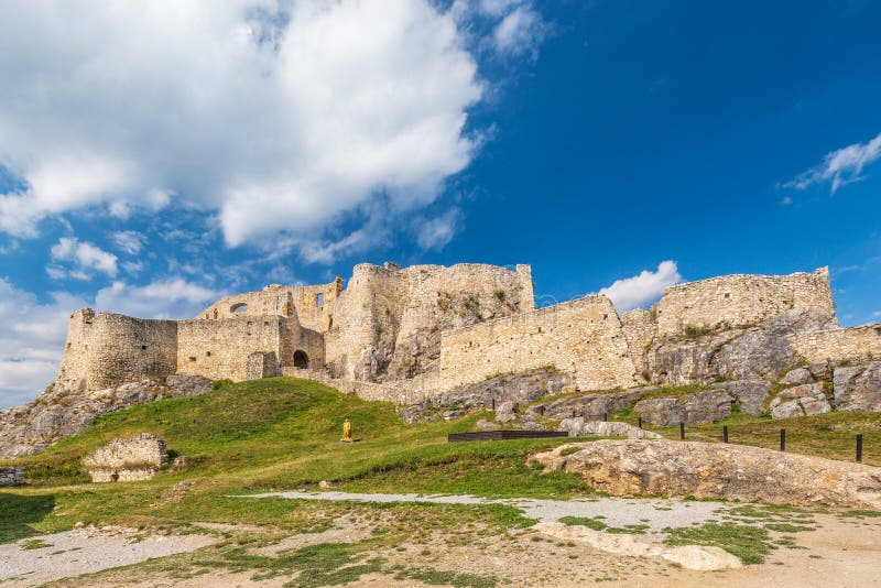 Středověký Spišský hrad.