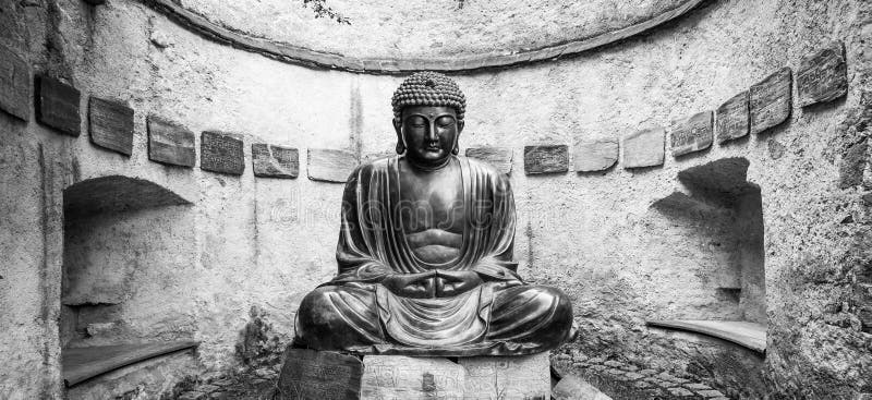 Meditating Japanese Buddha Statue