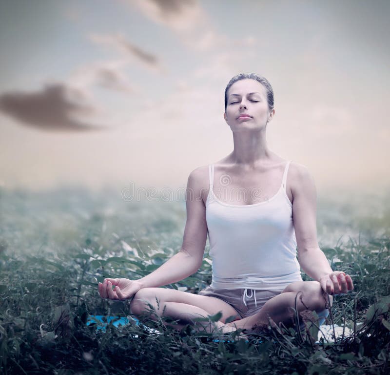 Meditations-Frau. Yoga lizenzfreie stockfotos Meditations-Frau. Yoga lizenzfreie stockfotos