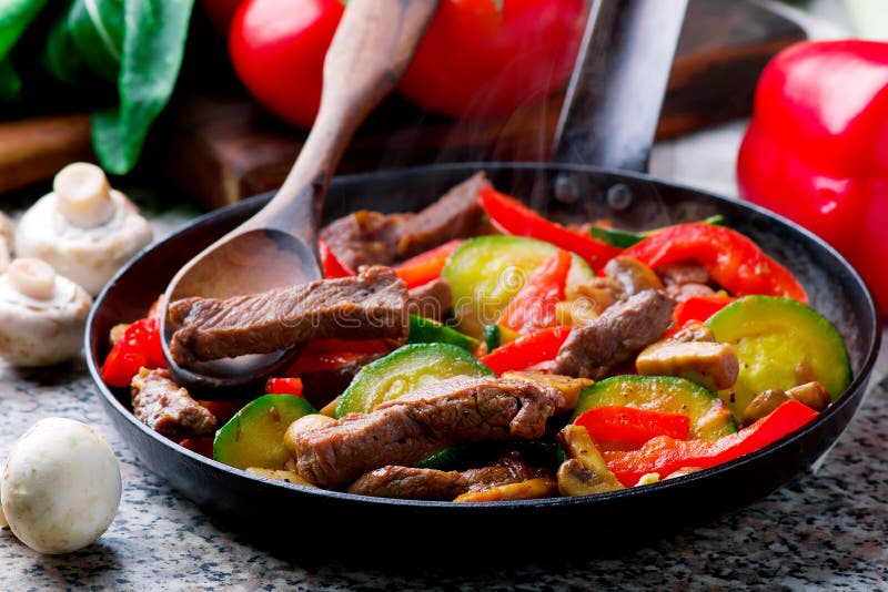 Mediterranean Beef Stir-Fry. Stock Photo - Image of pepper, green: 88476326
