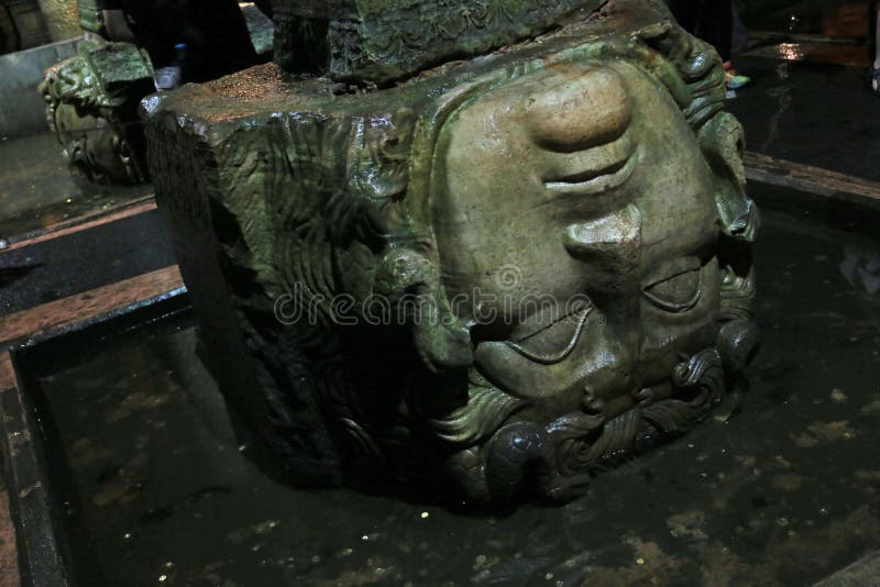 Download Medusa στήλες εκδοτική φωτογραφία. εικόνα από διακοσμημένος - 62704417