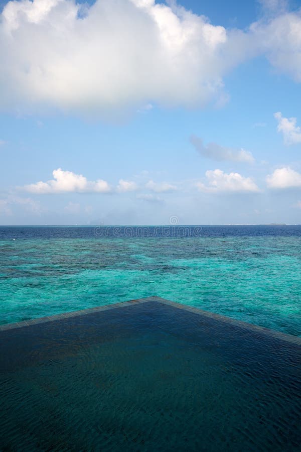 Meerblick von Vittaveli-Insel, Malediven lizenzfreie stockfotos Meerblick von Vittaveli-Insel, Malediven lizenzfreie stockfotos