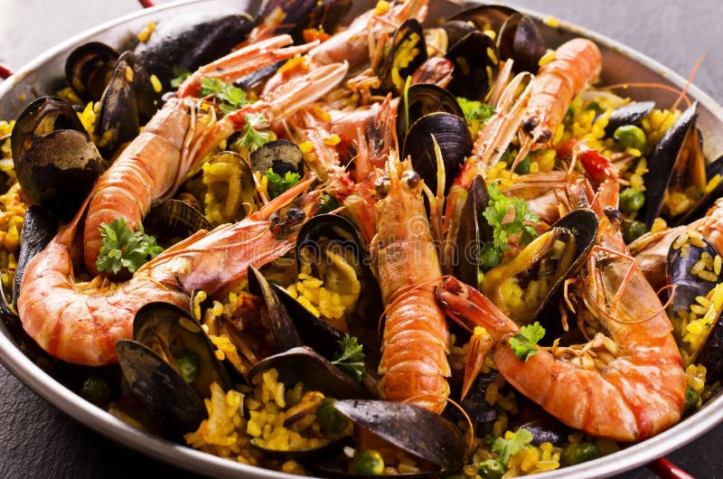 Meeresfrüchte-Paella stockbild. Bild von feinschmecker - 37648315