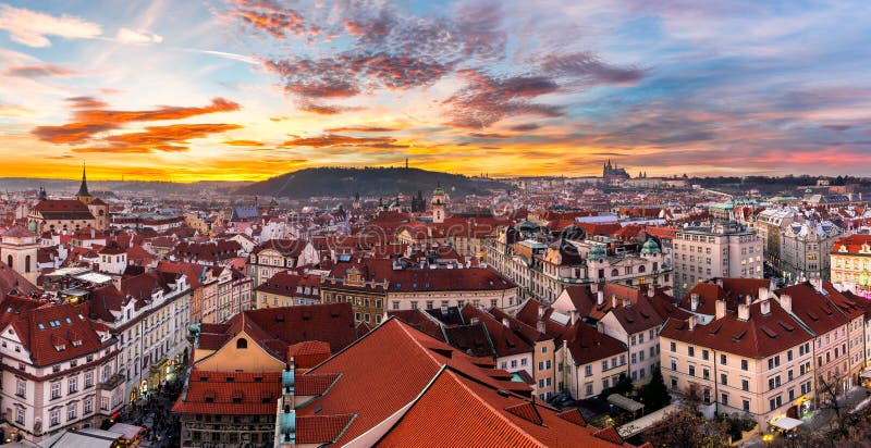 Meest mystieke en geheimzinnige stad in Europa Praag door royalty-vrije stock afbeelding Meest mystieke en geheimzinnige stad in Europa Praag door royalty-vrije stock afbeelding